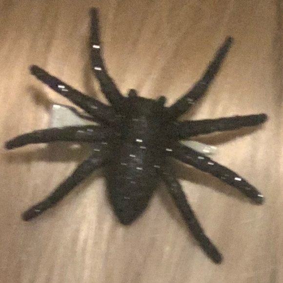 Halloween handmade gothic black glitter spider clip - Picture 2 of 2